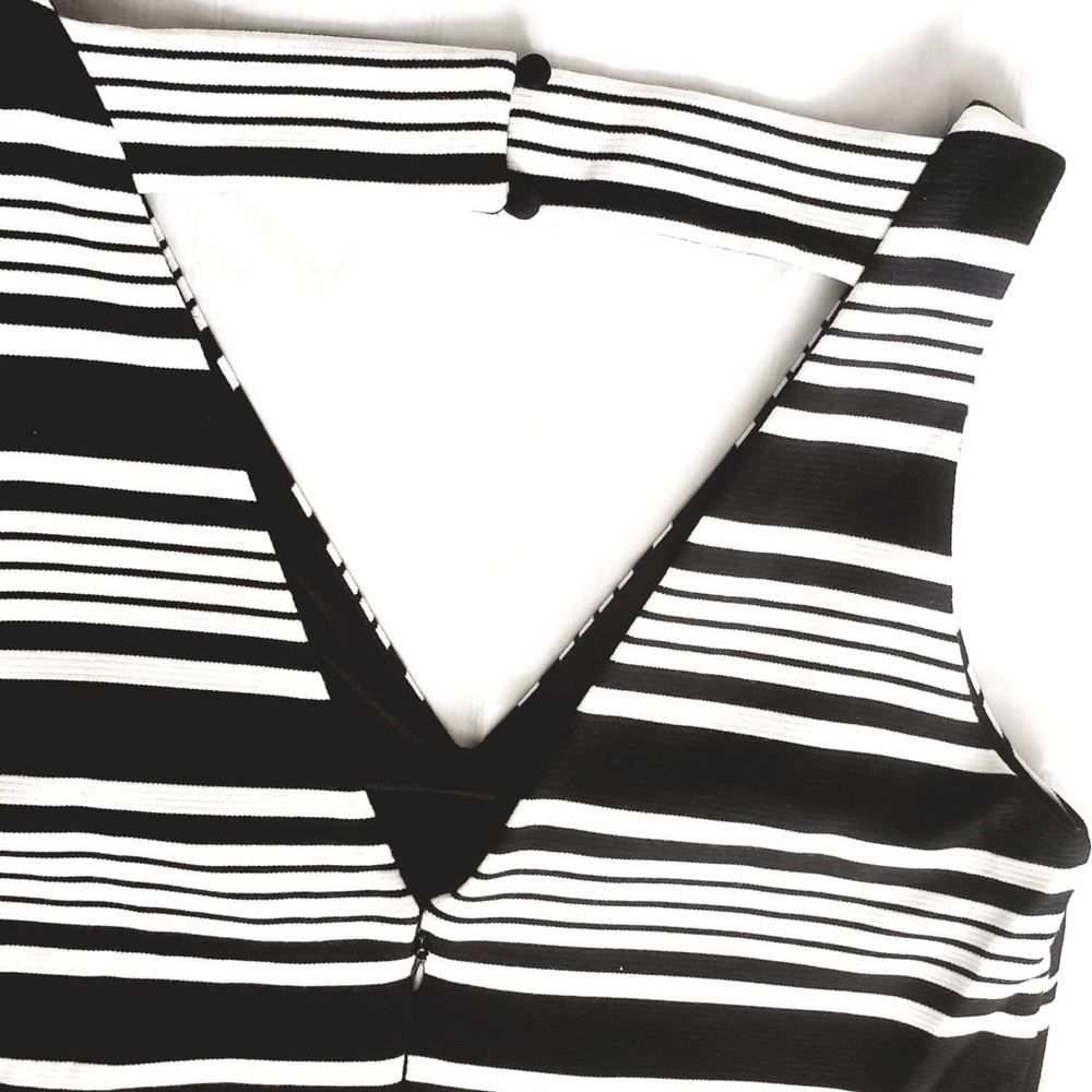 SOLD‼️Betsey Johnson Print Shift Dress - Picture 4 of 8